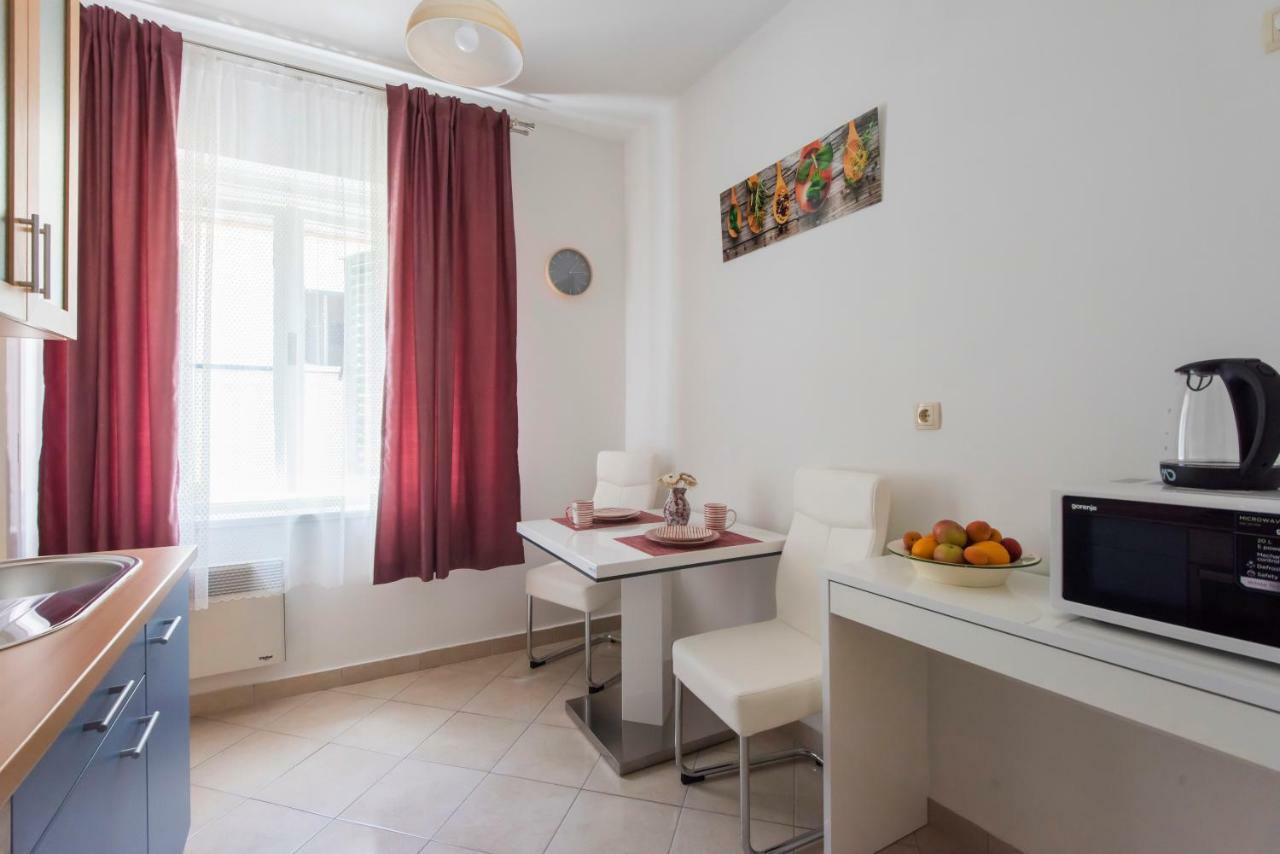T&M Apartment With Parking In The Old Town 자다르 외부 사진